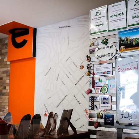 Envoy Hostel & Tours Єреван Екстер'єр фото