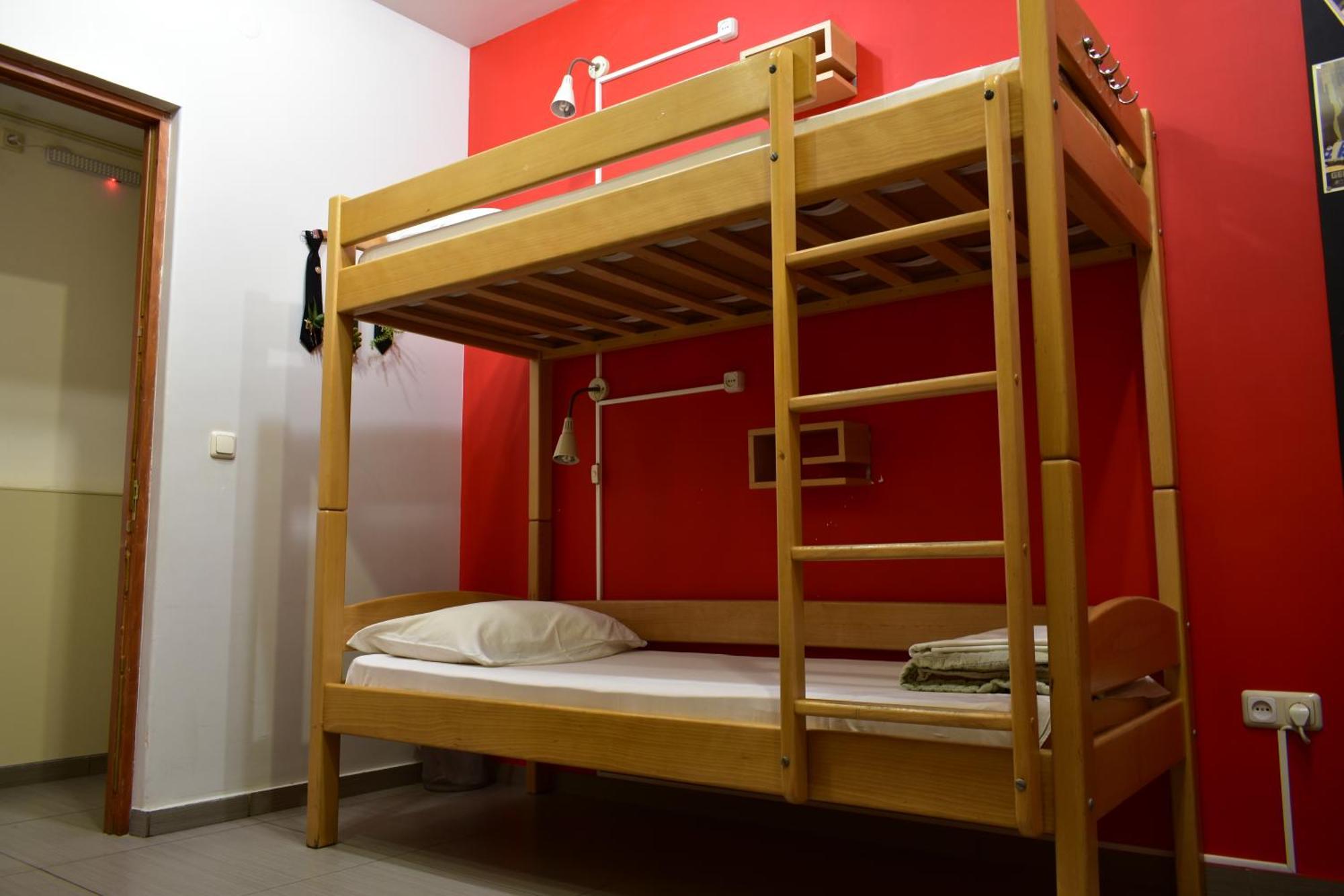 Envoy Hostel & Tours Єреван Екстер'єр фото