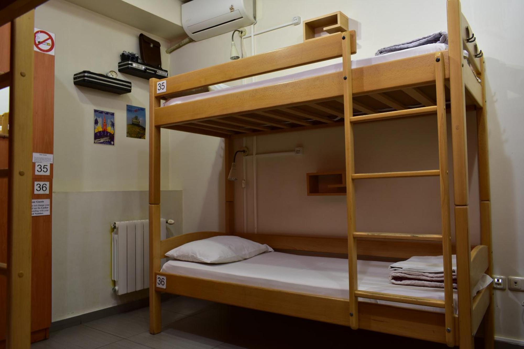 Envoy Hostel & Tours Єреван Екстер'єр фото