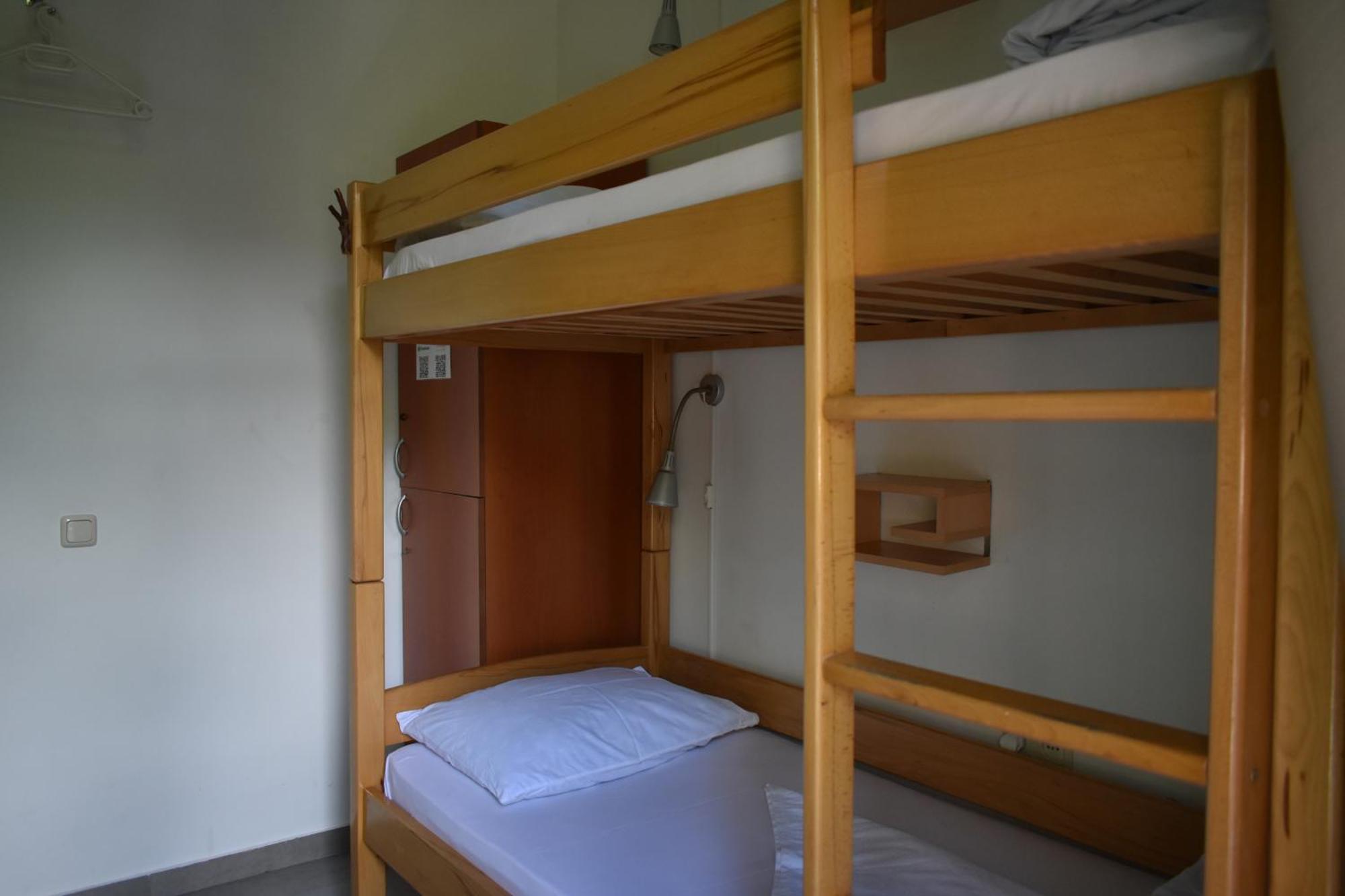 Envoy Hostel & Tours Єреван Екстер'єр фото